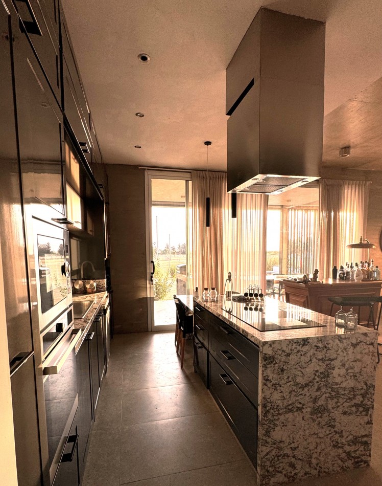 VENTA CASA COUNTRY LOS PASOS GOLF DE 3 DORMITORIOS 