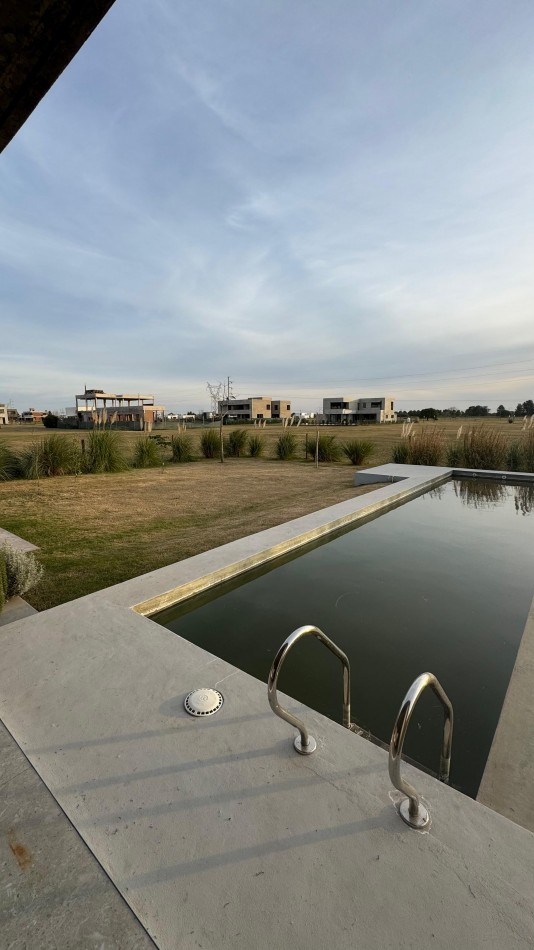 VENTA CASA COUNTRY LOS PASOS GOLF DE 3 DORMITORIOS 