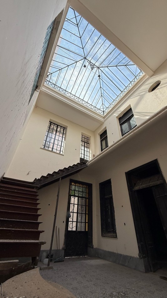 VENTA LOCALES Y OFICINAS SANTA FE Y ENTRE RIOS CON 552 M2 a reciclar