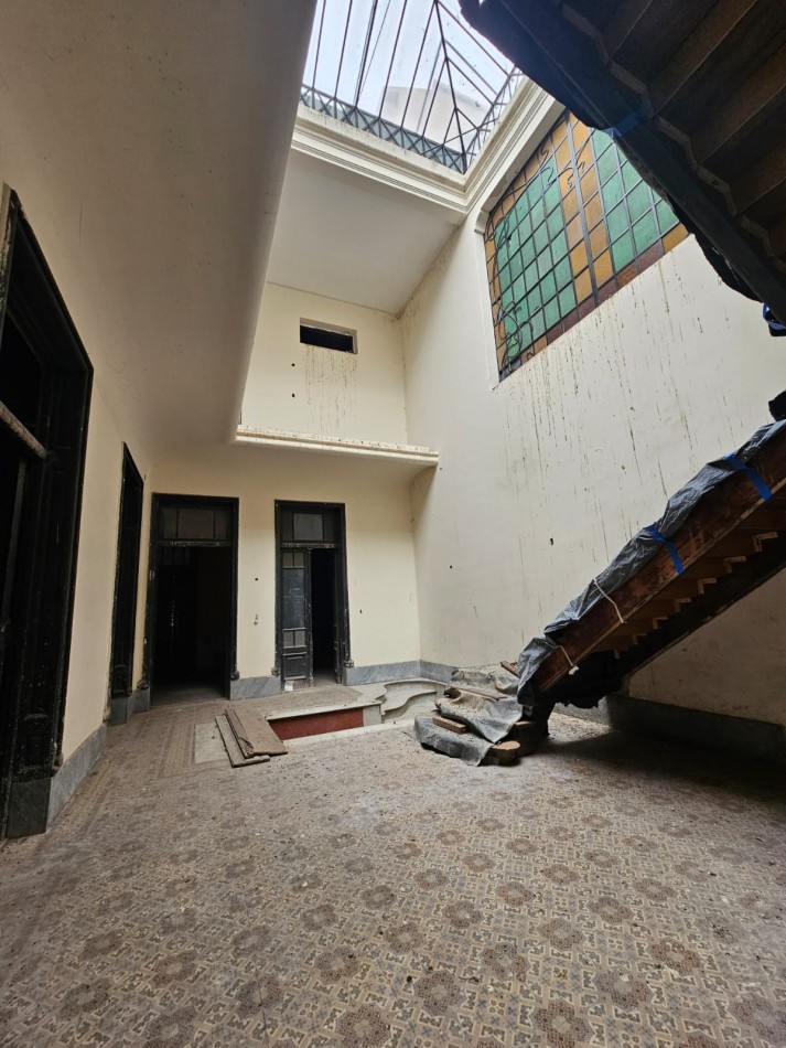 VENTA LOCALES Y OFICINAS SANTA FE Y ENTRE RIOS CON 552 M2 a reciclar