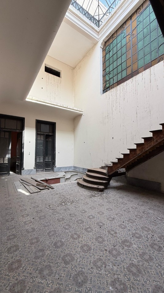 VENTA LOCALES Y OFICINAS SANTA FE Y ENTRE RIOS CON 552 M2 a reciclar