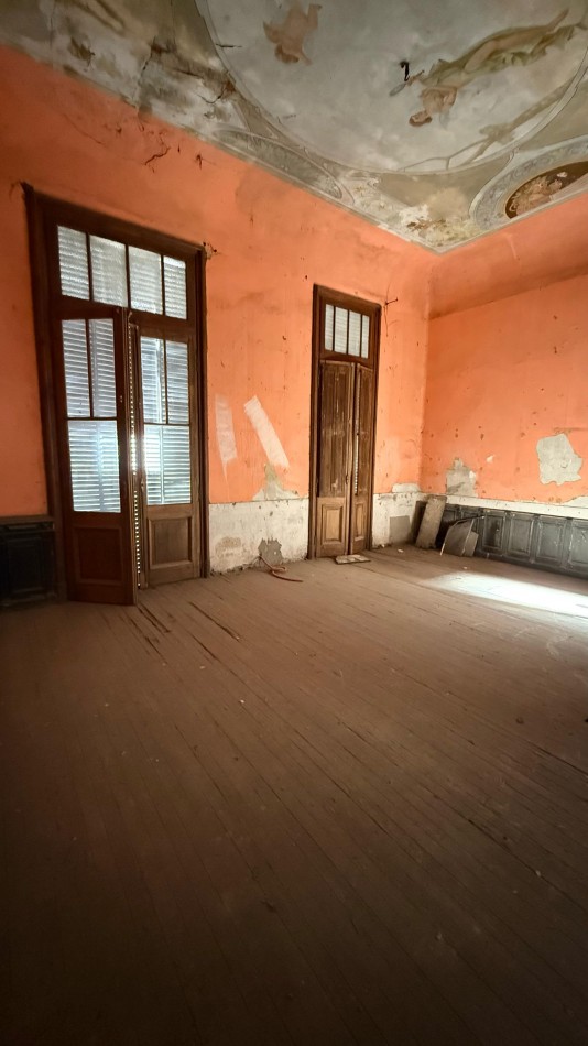 VENTA LOCALES Y OFICINAS SANTA FE Y ENTRE RIOS CON 552 M2 a reciclar