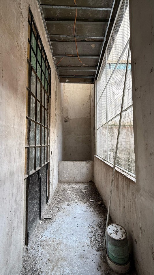 VENTA LOCALES Y OFICINAS SANTA FE Y ENTRE RIOS CON 552 M2 a reciclar