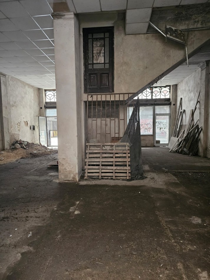 VENTA LOCALES Y OFICINAS SANTA FE Y ENTRE RIOS CON 552 M2 a reciclar