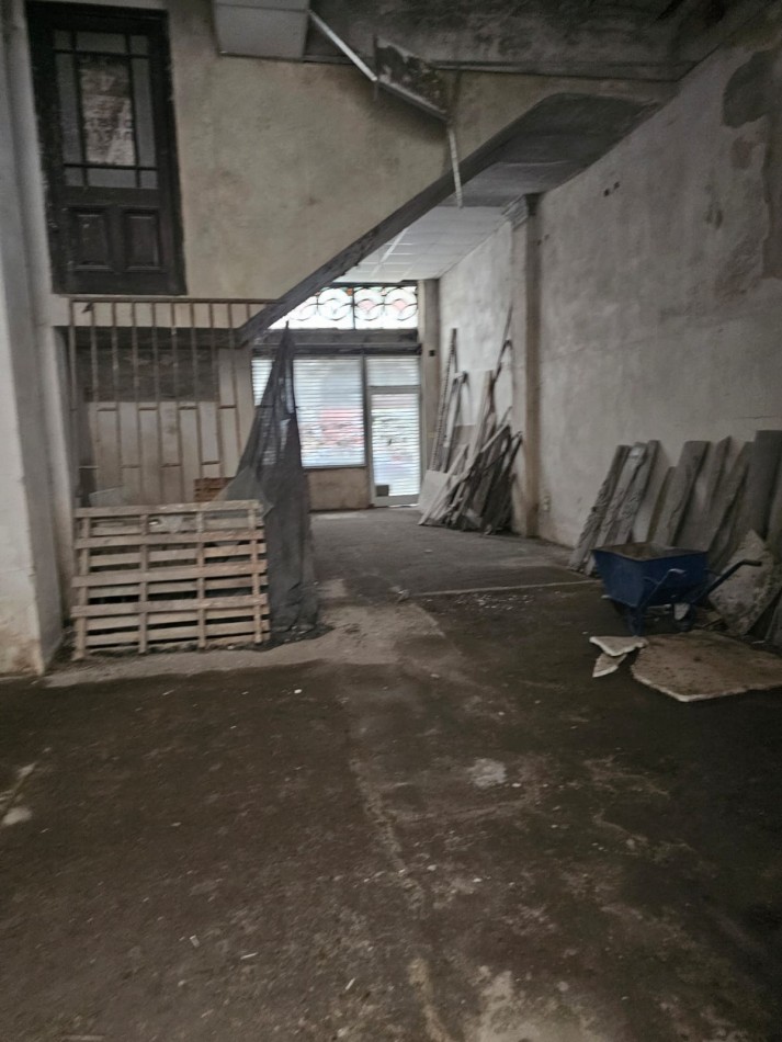 VENTA LOCALES Y OFICINAS SANTA FE Y ENTRE RIOS CON 552 M2 a reciclar