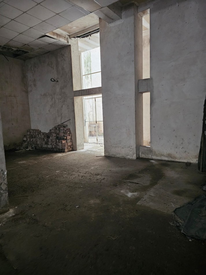 VENTA LOCALES Y OFICINAS SANTA FE Y ENTRE RIOS CON 552 M2 a reciclar