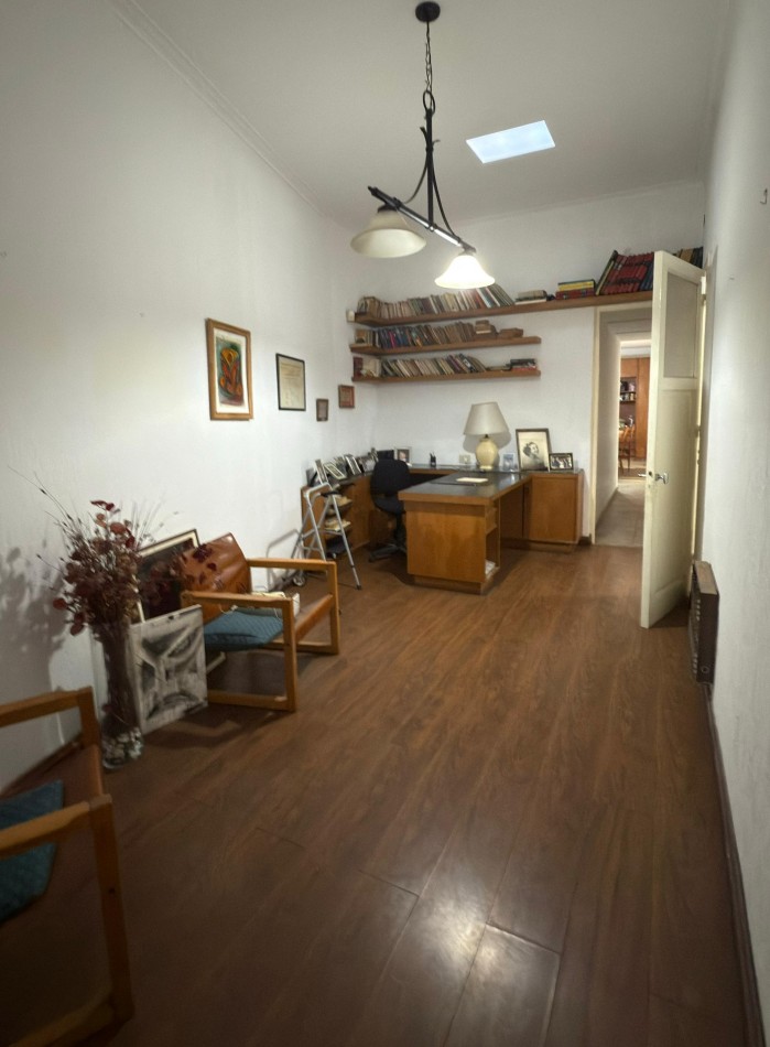 OPORTUNIDAD DE VENTA 2 CASAS JUNTAS EN BARRIO MARTIN CON COCHERA Y PILETA IDEAL 2 FAMILIAS o INSTITUCIONES