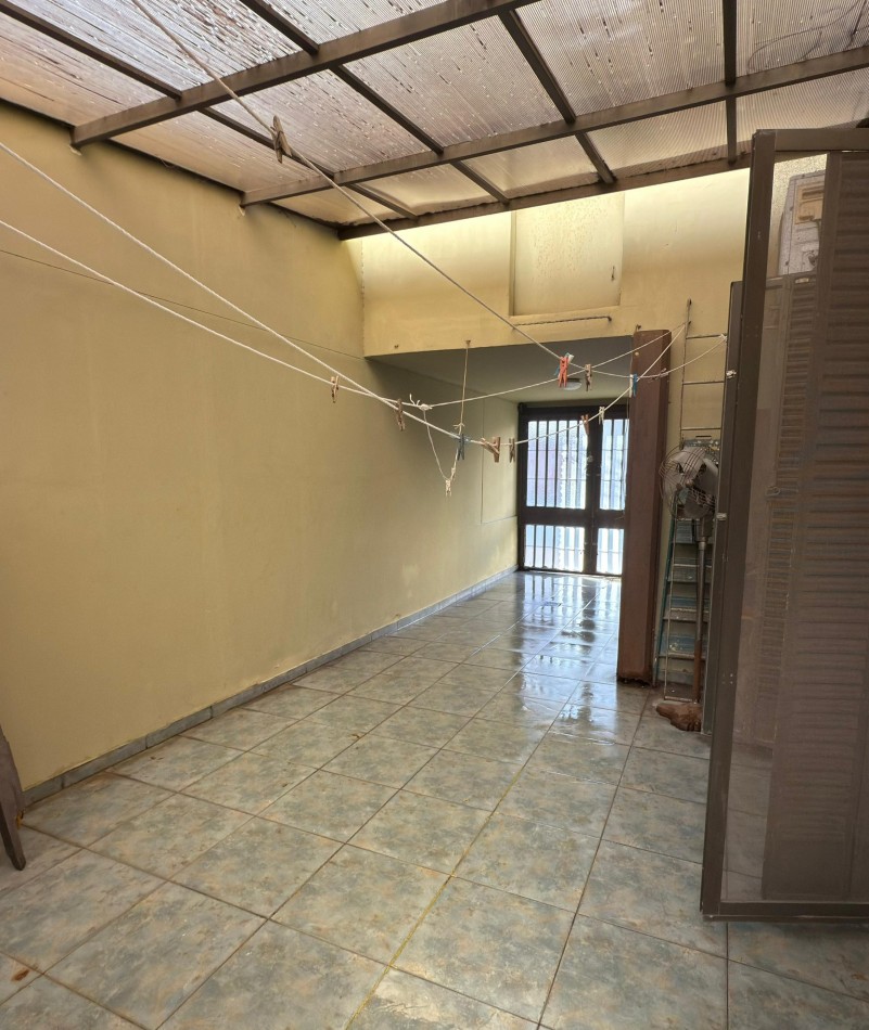 OPORTUNIDAD DE VENTA 2 CASAS JUNTAS EN BARRIO MARTIN CON COCHERA Y PILETA IDEAL 2 FAMILIAS o INSTITUCIONES