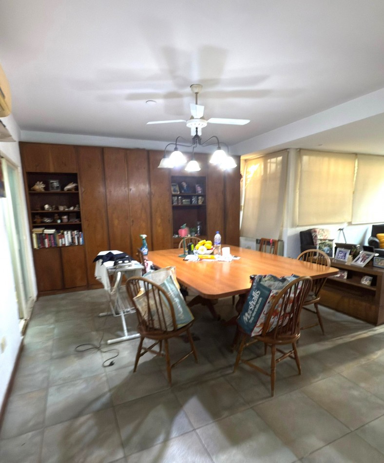 OPORTUNIDAD DE VENTA 2 CASAS JUNTAS EN BARRIO MARTIN CON COCHERA Y PILETA IDEAL 2 FAMILIAS o INSTITUCIONES