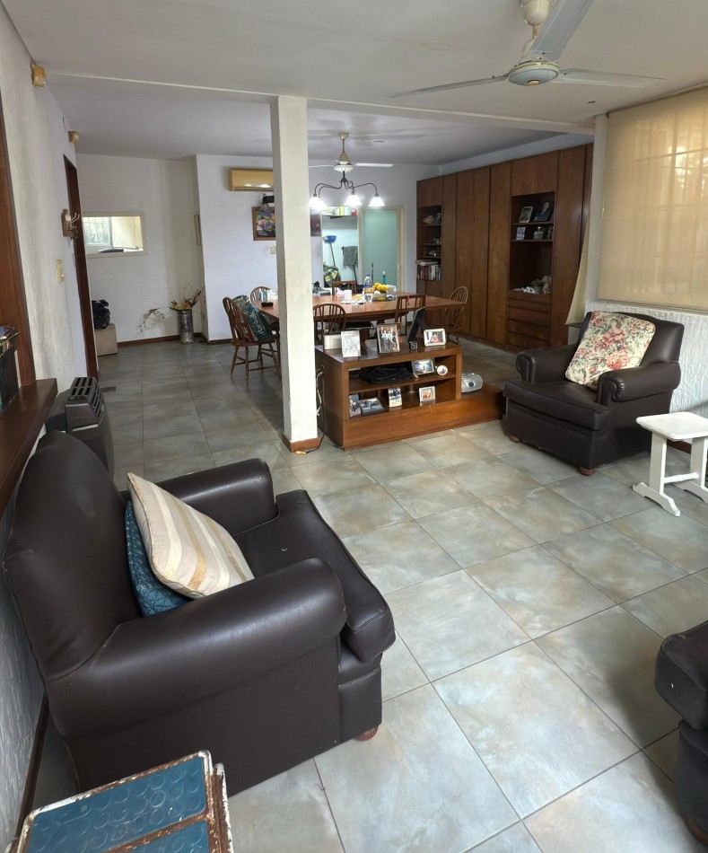 OPORTUNIDAD DE VENTA 2 CASAS JUNTAS EN BARRIO MARTIN CON COCHERA Y PILETA IDEAL 2 FAMILIAS o INSTITUCIONES