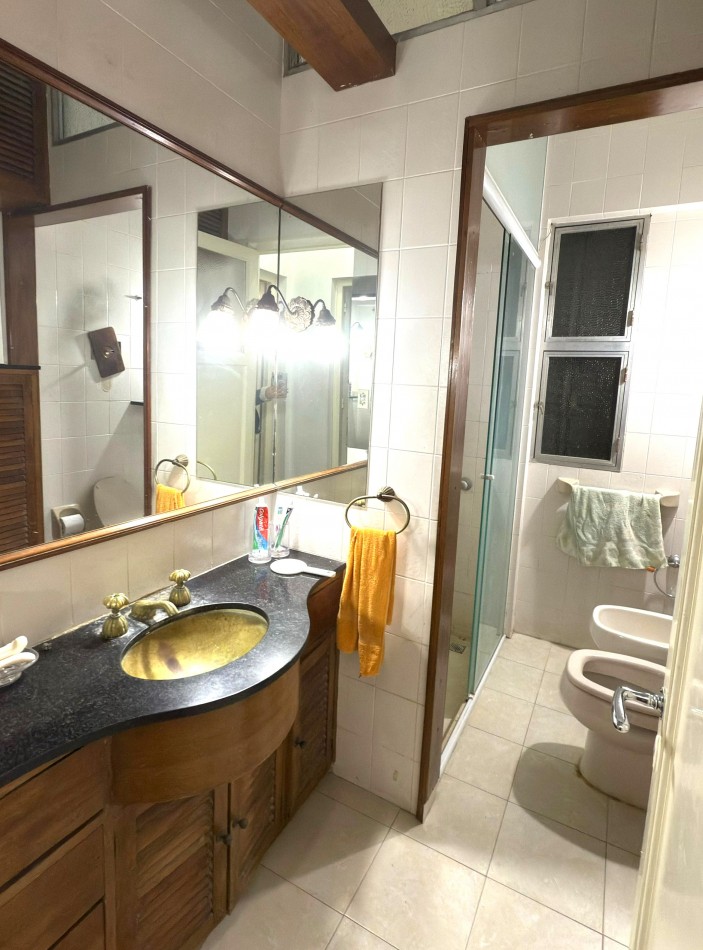 OPORTUNIDAD DE VENTA 2 CASAS JUNTAS EN BARRIO MARTIN CON COCHERA Y PILETA IDEAL 2 FAMILIAS o INSTITUCIONES