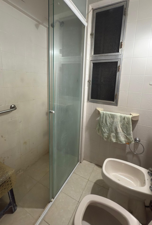 OPORTUNIDAD DE VENTA 2 CASAS JUNTAS EN BARRIO MARTIN CON COCHERA Y PILETA IDEAL 2 FAMILIAS o INSTITUCIONES