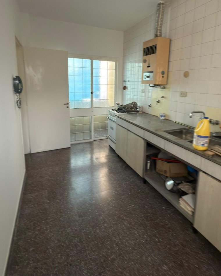 OPORTUNIDAD DE VENTA 2 CASAS JUNTAS EN BARRIO MARTIN CON COCHERA Y PILETA IDEAL 2 FAMILIAS o INSTITUCIONES