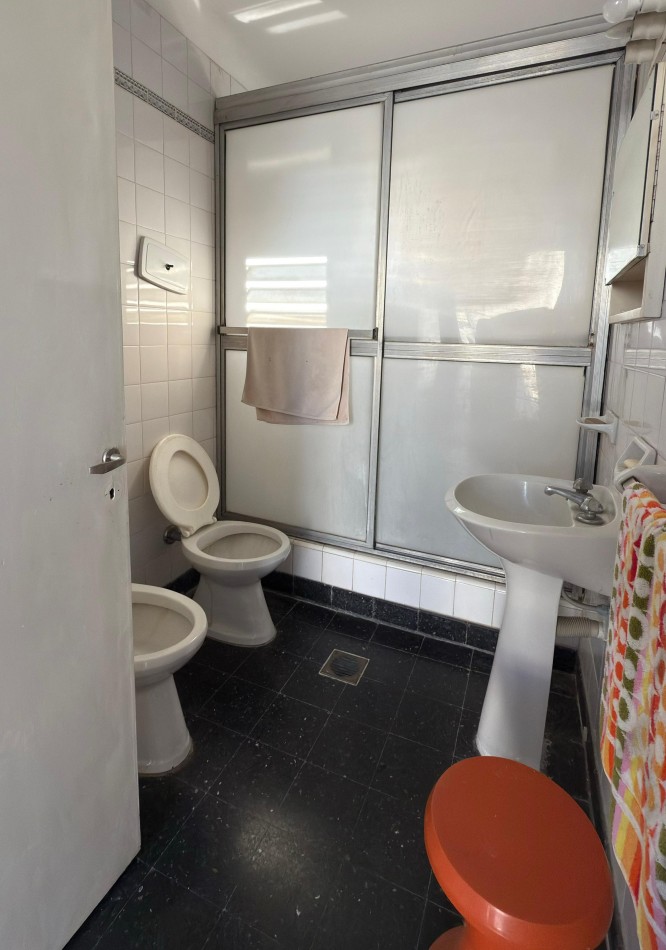 OPORTUNIDAD DE VENTA 2 CASAS JUNTAS EN BARRIO MARTIN CON COCHERA Y PILETA IDEAL 2 FAMILIAS o INSTITUCIONES