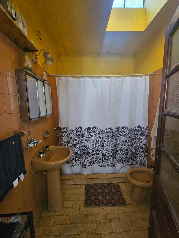 VENTA DEPARTAMENTO  DE PASILLO EN ZEBALLOS Y AVELLANEDA A RECICLAR