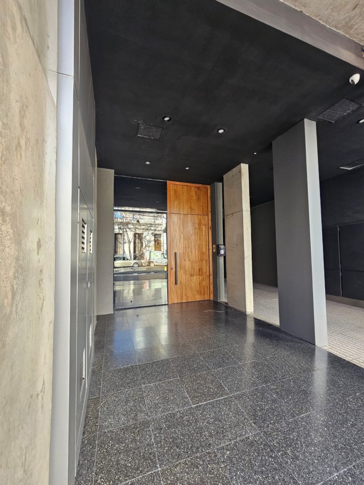 VENTA MONOAMBIENTE A ESTRENAR- 4to PISO dto F TORRE 1 CONTRAFRENTE 23m2.