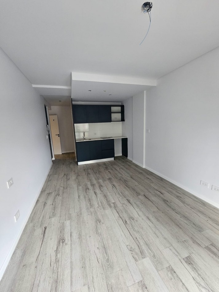 VENTA MONOAMBIENTE A ESTRENAR- 4to PISO dto F TORRE 1 CONTRAFRENTE 23m2.