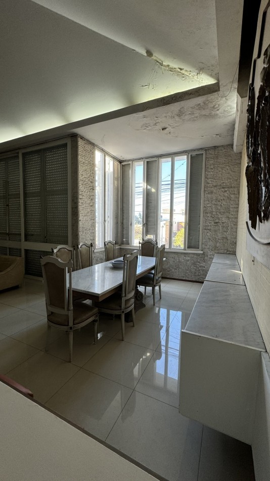 RETASADA CASA 3 DORMITORIOS CON GALPON.LAPRIDA 3034. GALPON y OFICINAS CON INGRESO INDEPENDIENTE