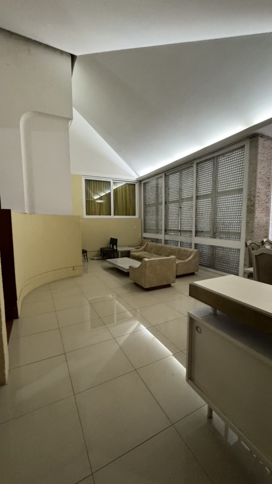 RETASADA CASA 3 DORMITORIOS CON GALPON.LAPRIDA 3034. GALPON y OFICINAS CON INGRESO INDEPENDIENTE