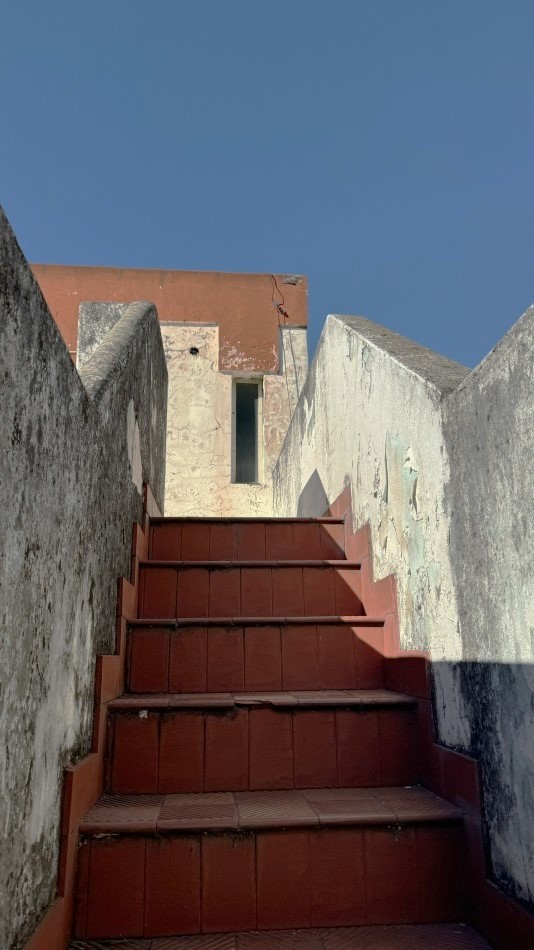 RETASADA CASA 3 DORMITORIOS CON GALPON.LAPRIDA 3034. GALPON y OFICINAS CON INGRESO INDEPENDIENTE