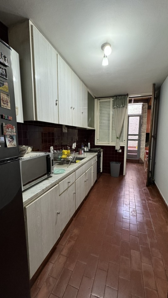 RETASADA CASA 3 DORMITORIOS CON GALPON.LAPRIDA 3034. GALPON y OFICINAS CON INGRESO INDEPENDIENTE