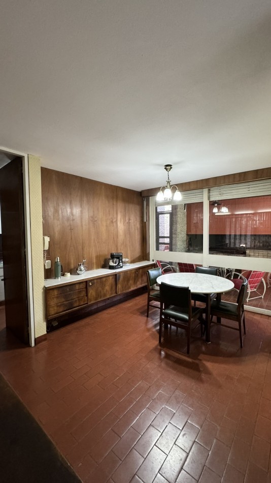 RETASADA CASA 3 DORMITORIOS CON GALPON.LAPRIDA 3034. GALPON y OFICINAS CON INGRESO INDEPENDIENTE