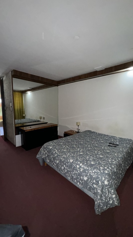 RETASADA CASA 3 DORMITORIOS CON GALPON.LAPRIDA 3034. GALPON y OFICINAS CON INGRESO INDEPENDIENTE