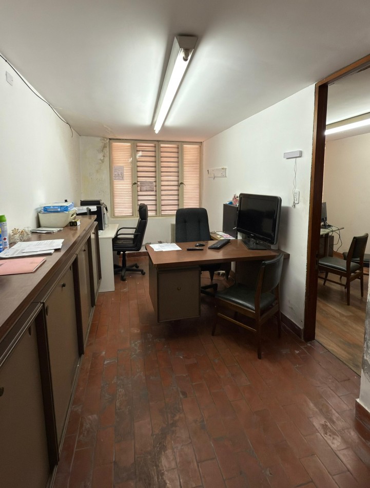 RETASADA CASA 3 DORMITORIOS CON GALPON.LAPRIDA 3034. GALPON y OFICINAS CON INGRESO INDEPENDIENTE