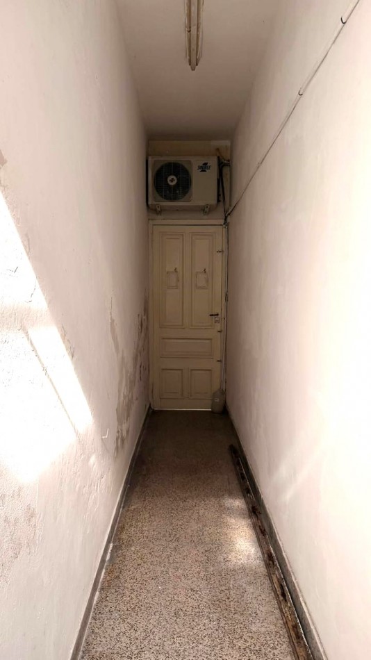 Casa en planta baja en PH 3 dormitorios, terraza con parrillero. Posibilidad de uso comercial/profesional. Opcion de ALQUILER