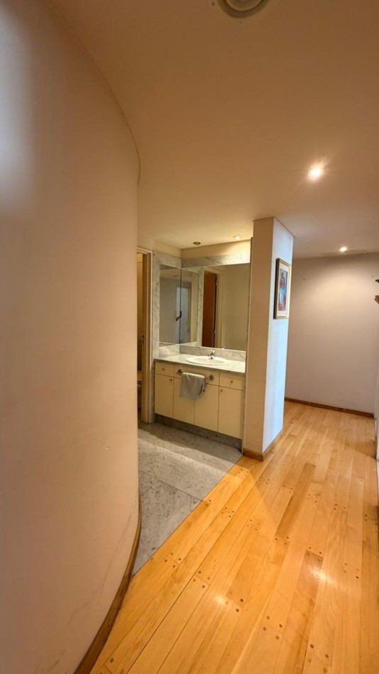 VENTA DEPARTAMENTO 3 DORMITORIOS, CALIDAD LATTUCA, PRIMERA LINEA DEL RIO 205 M2 EXCLUSIVOS MAS 36M2 DE COCHERA DOBLE Y BAULERA