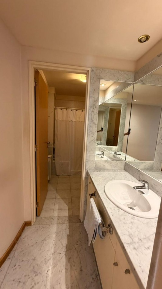 VENTA DEPARTAMENTO 3 DORMITORIOS, CALIDAD LATTUCA, PRIMERA LINEA DEL RIO 205 M2 EXCLUSIVOS MAS 36M2 DE COCHERA DOBLE Y BAULERA