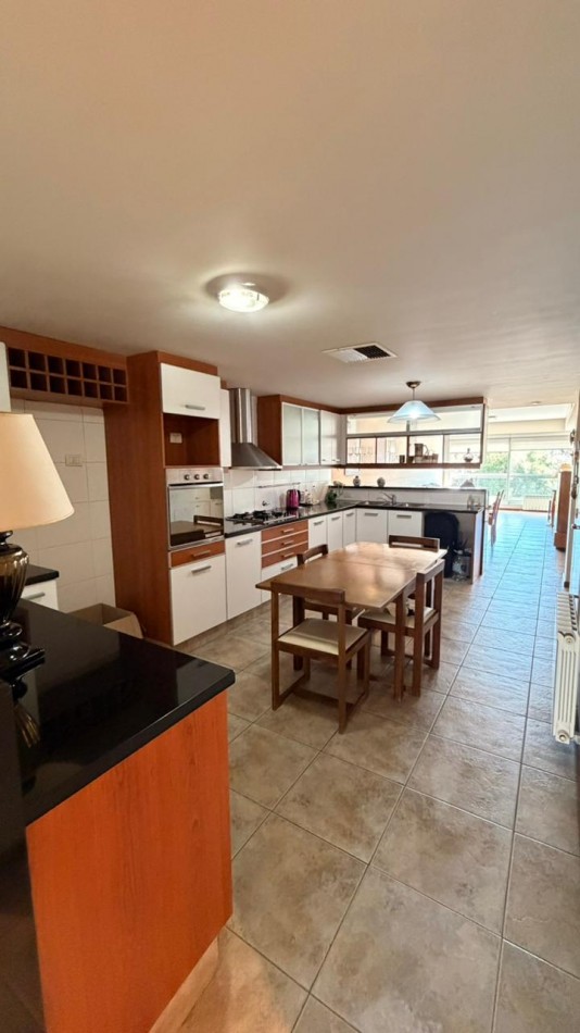 VENTA DEPARTAMENTO 3 DORMITORIOS, CALIDAD LATTUCA, PRIMERA LINEA DEL RIO 205 M2 EXCLUSIVOS MAS 36M2 DE COCHERA DOBLE Y BAULERA