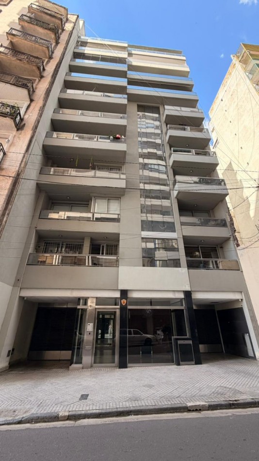 VENTA DEPARTAMENTO 1 DORMITORIO AL FRENTE CON COCHERA A METROS DEL MONUMENTO