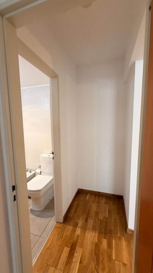 VENTA DEPARTAMENTO 1 DORMITORIO AL FRENTE CON COCHERA A METROS DEL MONUMENTO