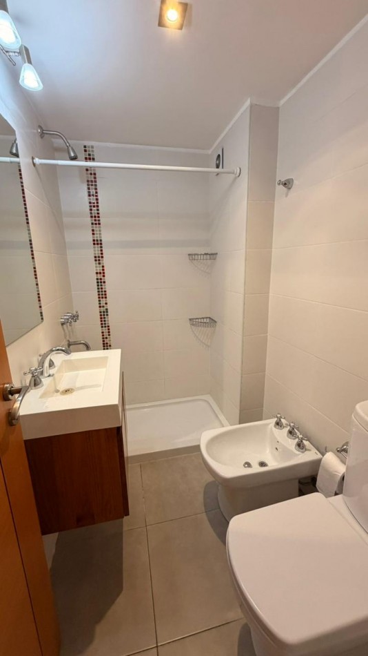 VENTA DEPARTAMENTO 1 DORMITORIO AL FRENTE CON COCHERA A METROS DEL MONUMENTO