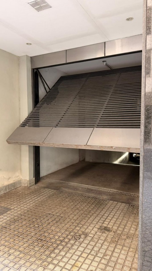 VENTA DEPARTAMENTO 1 DORMITORIO AL FRENTE CON COCHERA A METROS DEL MONUMENTO