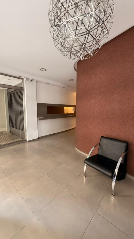 VENTA DEPARTAMENTO 1 DORMITORIO AL FRENTE CON COCHERA A METROS DEL MONUMENTO