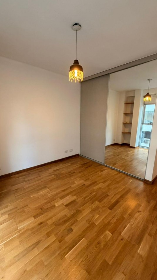 VENTA DEPARTAMENTO 1 DORMITORIO AL FRENTE CON COCHERA A METROS DEL MONUMENTO