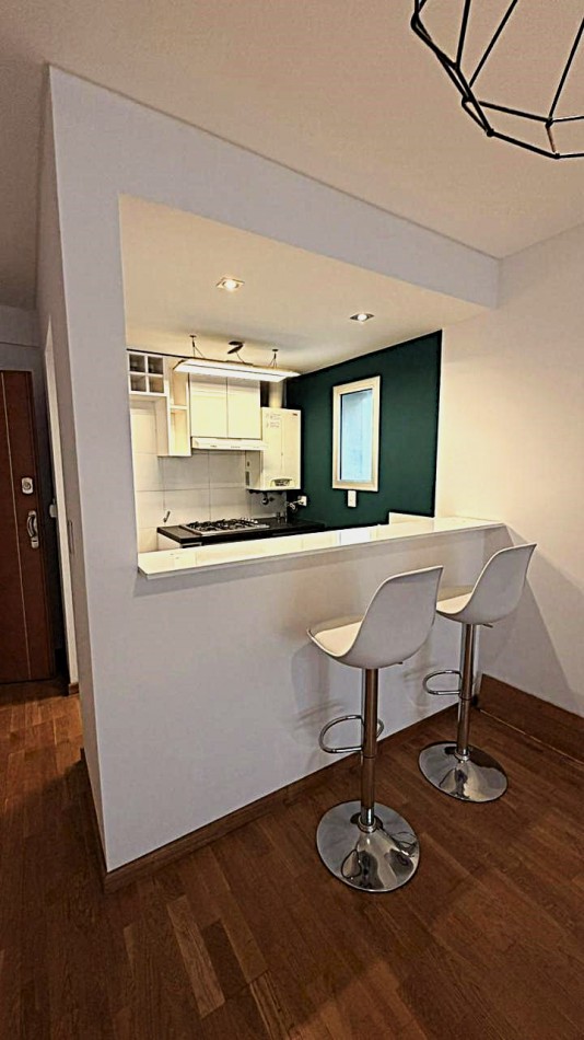 VENTA DEPARTAMENTO 1 DORMITORIO AL FRENTE CON COCHERA A METROS DEL MONUMENTO