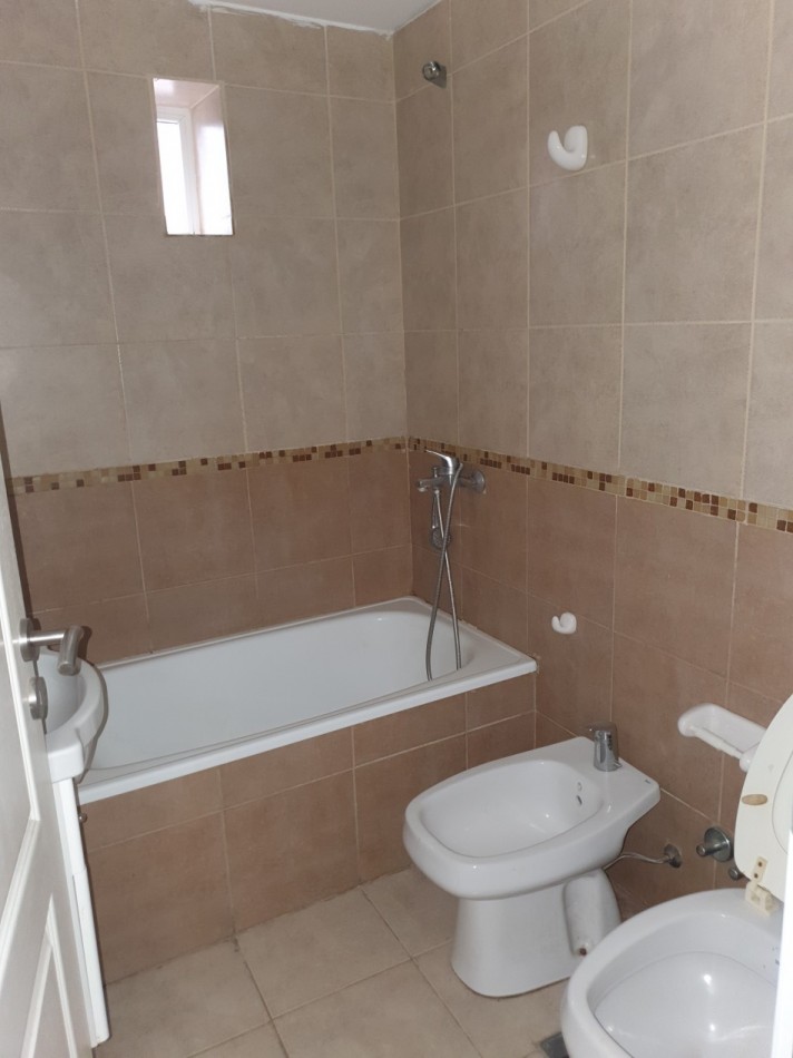 Dto 1 dorm Cochabamba y Necochea CON COCHERA