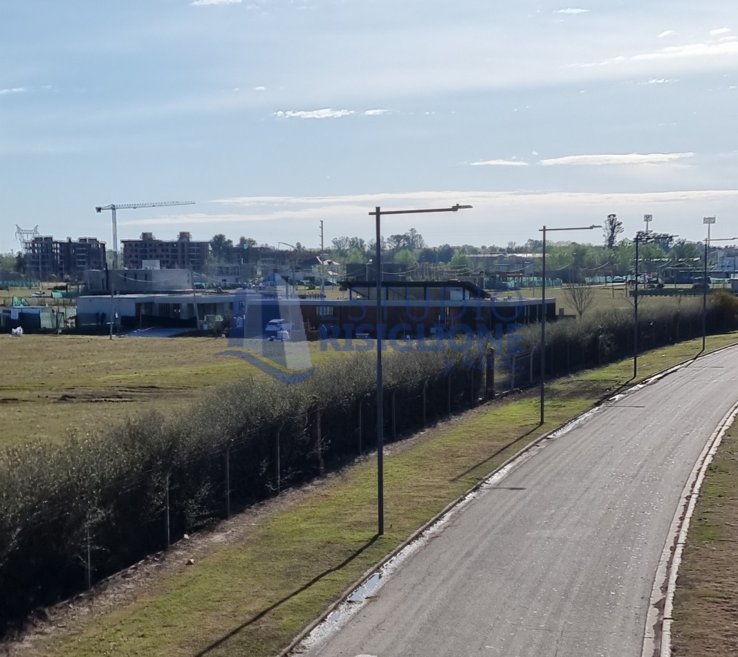 RETASADO, LOS PASOS GOLF o LOS PASOS 2 terreno 830m2 FRENTE SUR, central, NO ES PERIMETRAL, CUOTA DE OBRA PAGADA