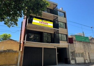 Departamento 2 dormitorios, piso 3 al frente con balcon y COCHERA opcional en Refineria. Con terraza exclusiva de 50m2 US$ 134.000