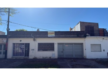VENTA CASA TODA PLANTA BAJA CON LOCAL A LA CALLE