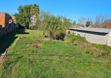 Gran terreno en Fisherton 12.5 x 75 con casa a terminar