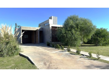 VENTA CASA COUNTRY LOS PASOS GOLF DE 3 DORMITORIOS 