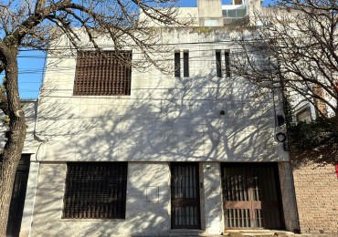 OPORTUNIDAD DE VENTA 2 CASAS JUNTAS EN BARRIO MARTIN CON COCHERA Y PILETA IDEAL 2 FAMILIAS o INSTITUCIONES